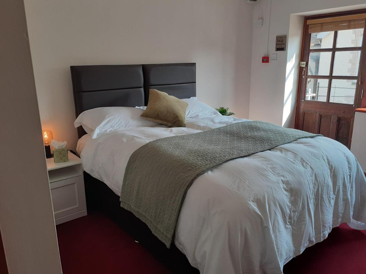 The Ivy Barn Holbeton Hotel Ngoại thất bức ảnh