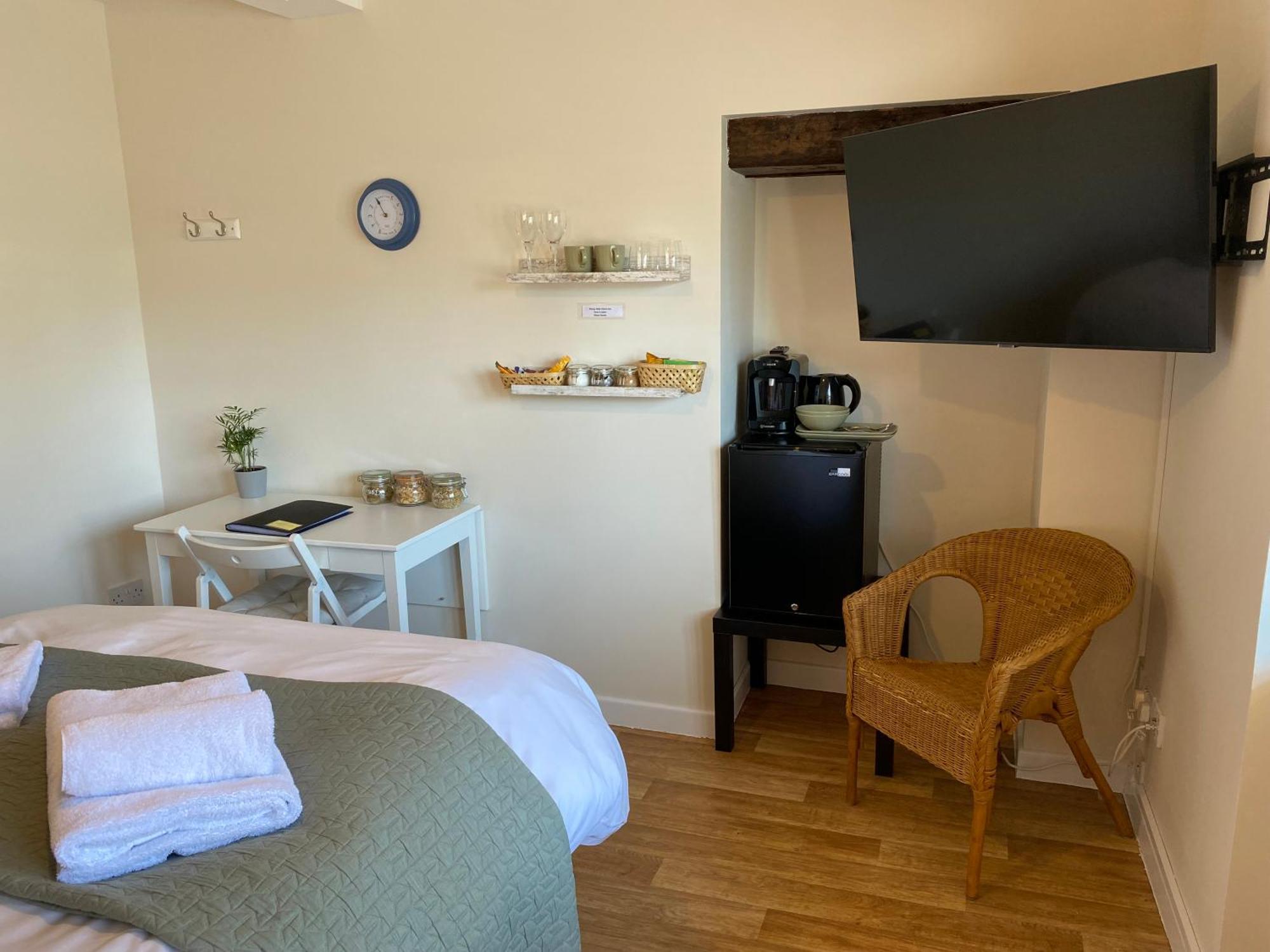 The Ivy Barn Holbeton Hotel Ngoại thất bức ảnh